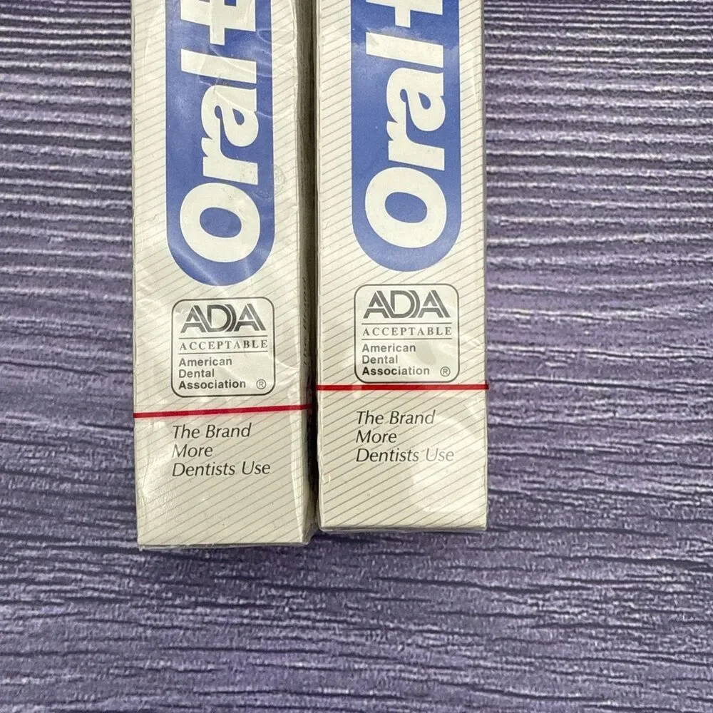 2 LOT VTG Oral B 40 Soft Angle Toothbrush Indicator Bristles Made in USA 1993
